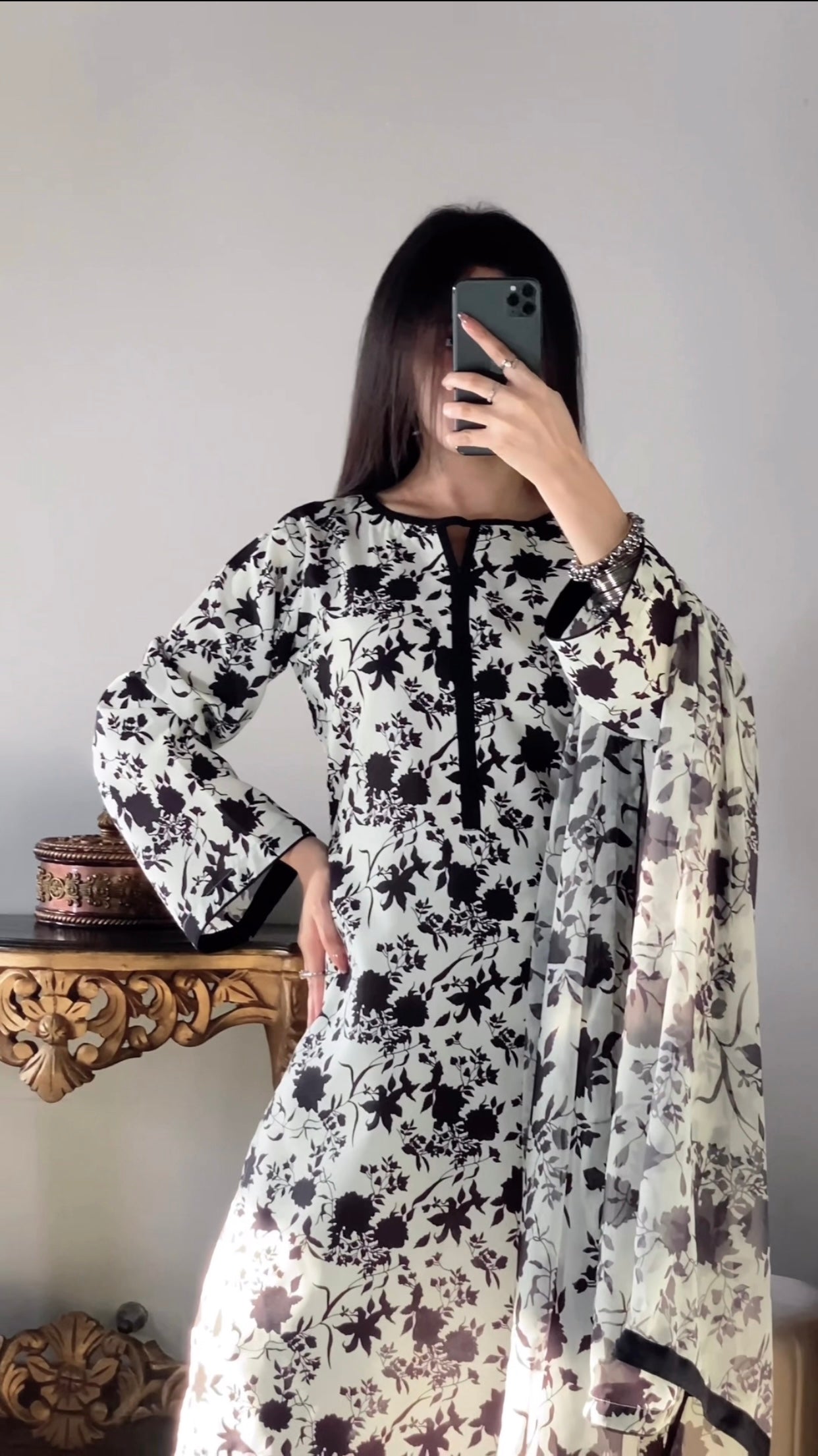 DIGITAL PRINTED SWISS LAWN 3pcs (ANEELAS SKIN)